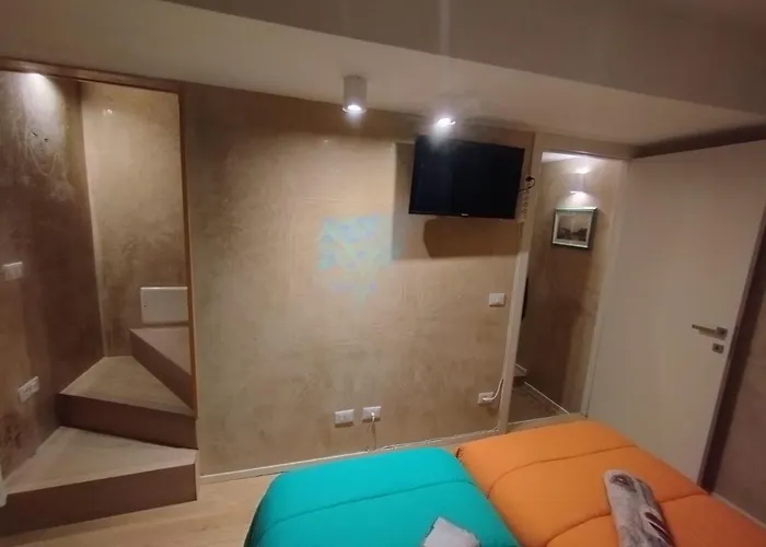 Ca Lirica Apartman *