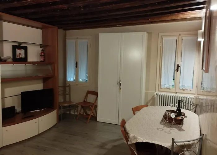 Ca Lirica Apartman *